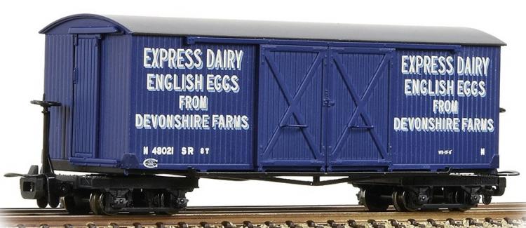 Bachmann - Bogie Covered Goods Wagon #48021 SR (Express Dairy Company - Blue)