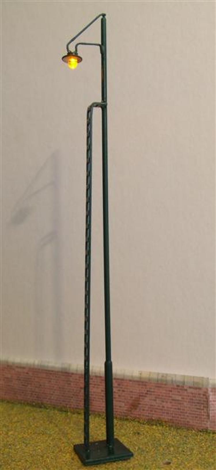 Single Tall Yard Lamp