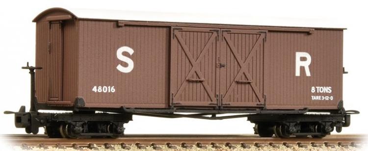 Bachmann - Bogie Covered Goods Wagon #48016 (Southern Railway - Brown)