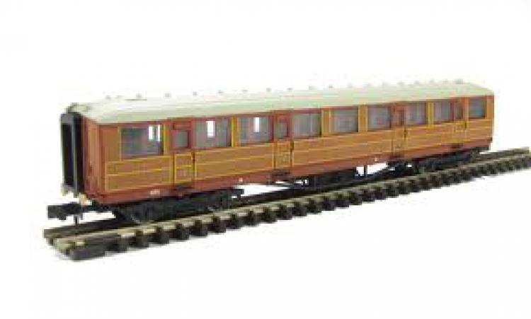 Gresley Third Class - LNER Teak